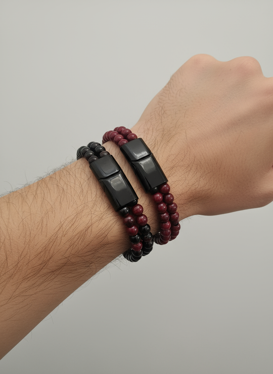 2 dubbele zijdige heren armbanden rood op mannenpols