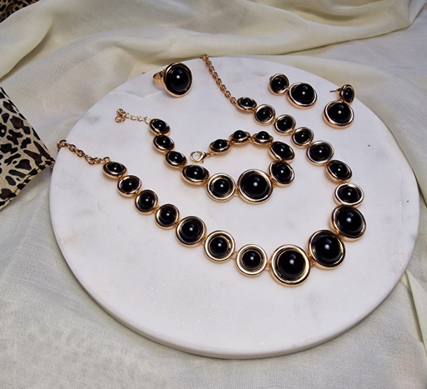 Elegante Koperen Sieradenset – Collier, Armband, Ring & Oorbellen