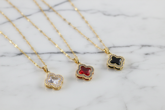 Alle 3 kleuren klavervier kettingen