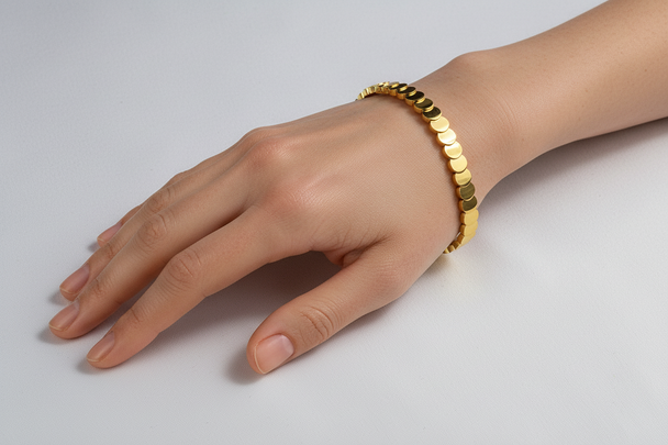 Bangle op handmodel - natuurlijke pose