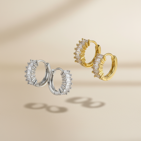 Beide paren creolen zwevend