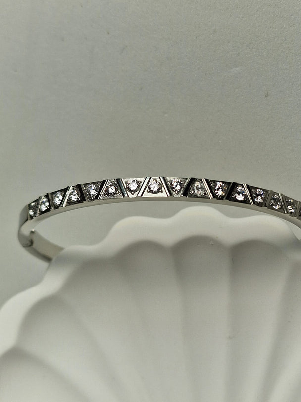 Edelstahl-Damenarmband mit Zirkonia und dreieckigen Details