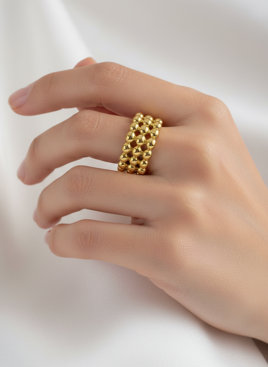 Close-up bolletjes ring