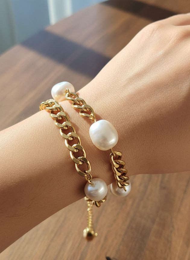 Close-up detail schakel parelarmband