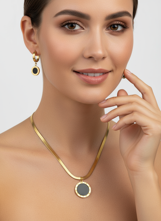 Close-up model met sieraden