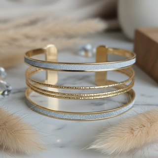 Close-up multi-layer manchet