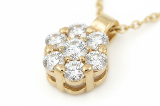 Collier diamant bloem hanger - close-up