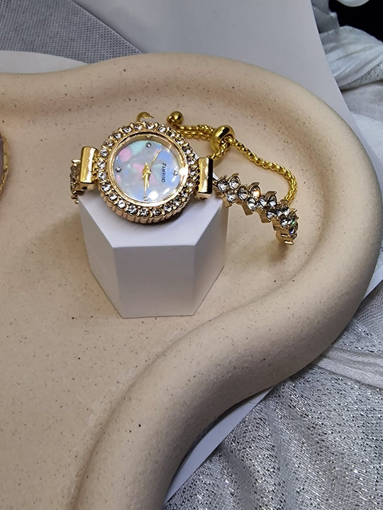 Luxe Dameshorloge Goudkleurig met Kristallen - Verstelbaar Polsbandje