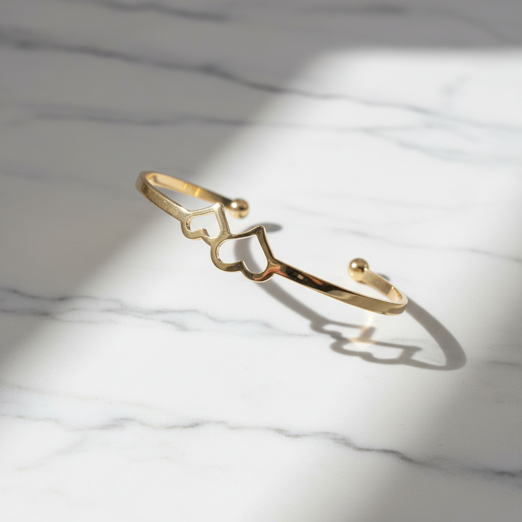 Hartjes manchet op marmer