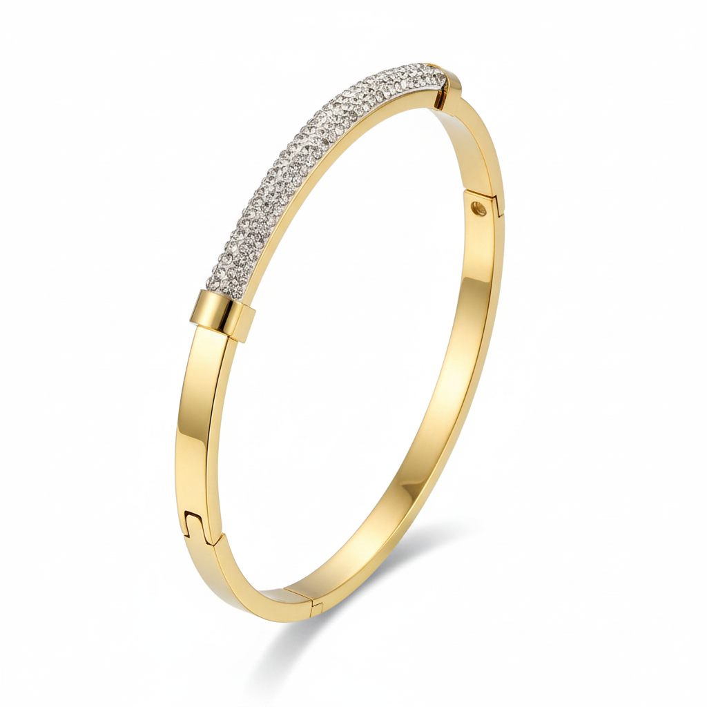 Gouden bangle armband studio foto witte achtergrond