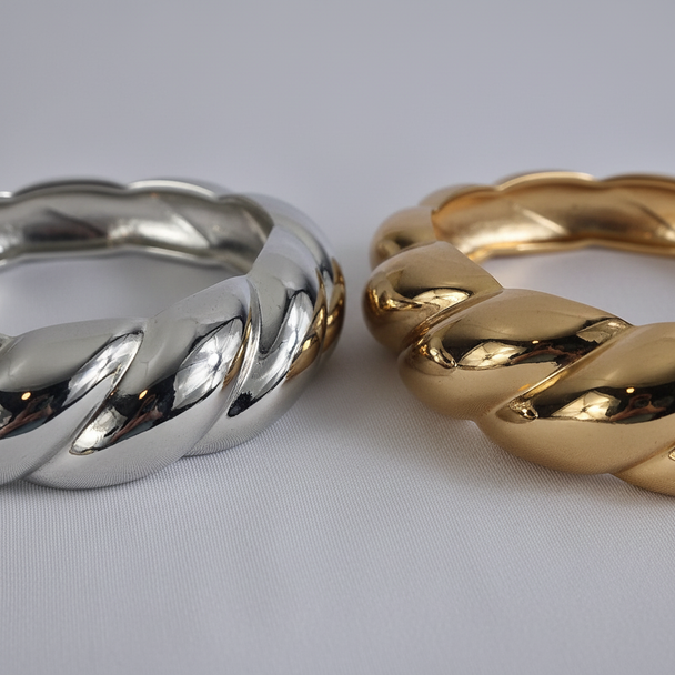 Close-up detail twisted rope patroon zilver en goud