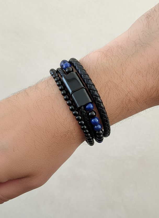 Heren armbanden zwart op mannenpols