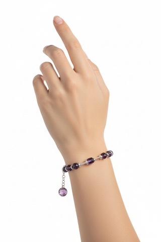 Amethist hematiet armband gedragen op pols