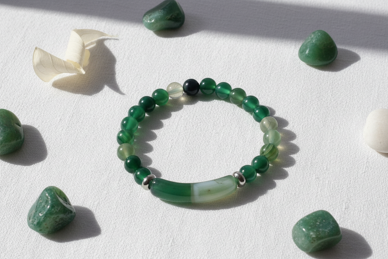 Groene agaat armband flat lay elegant