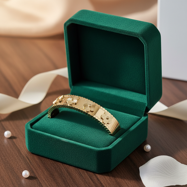 Gouden verstelbare armband bloemen in luxe doos