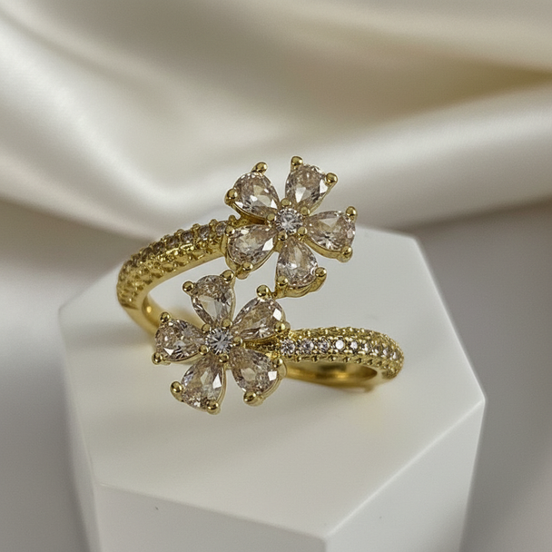 Close-up detail champagne zirkonia bloemen