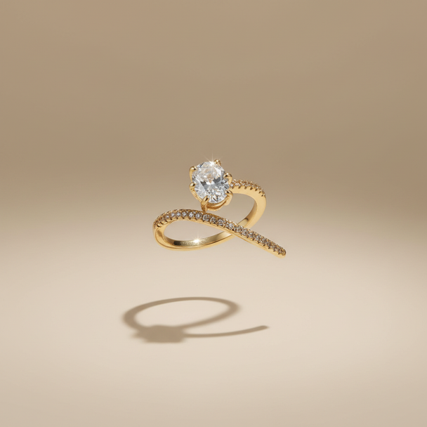 Zwevende slang ring goud solitaire steen