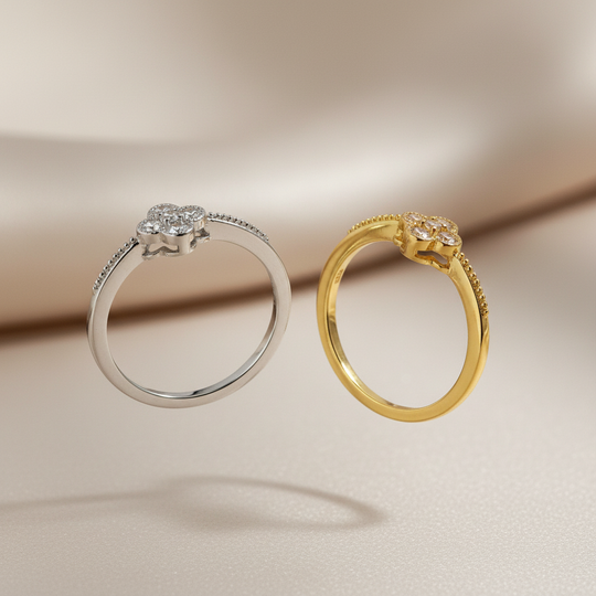 Zwevende klavervier ringen zilver en goud