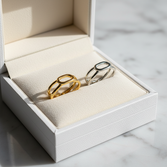 Paperclip ring in zilver en goud in luxe sieradendoos - 925 sterling zilver en 18K goud verguld