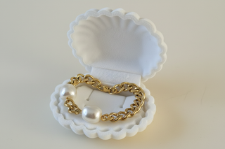 In neutrale luxe doos zonder logo