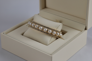 In neutrale luxe doos zonder logo