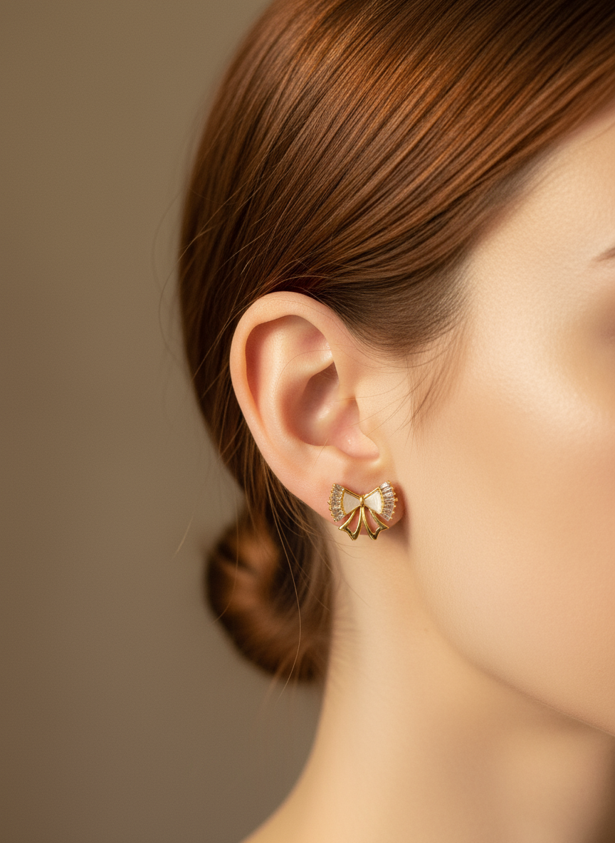 Kleine delicate oorknopjes - close-up