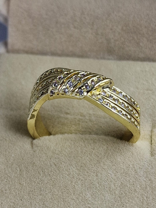 Dames Ring Goudkleur met Zirkonia Steentjes - Elegant Design