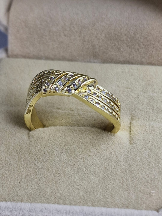 Dames Ring Goudkleur met Zirkonia Steentjes - Elegant Design