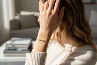 Lifestyle foto honingraat armband alternatieve pose