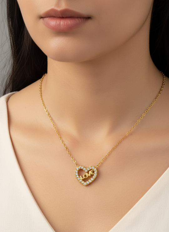 LOVE Hartjes Ketting - Close-up