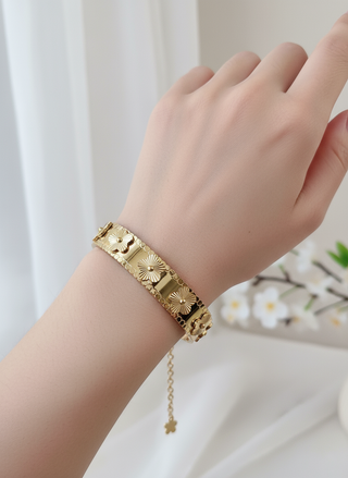 Madeliefjes armband op model