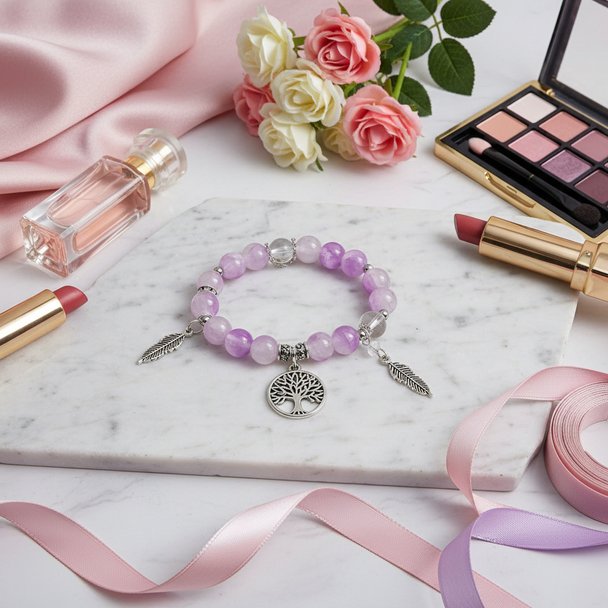 Met luxe elementen - satijn, bloemen, parfum, makeup