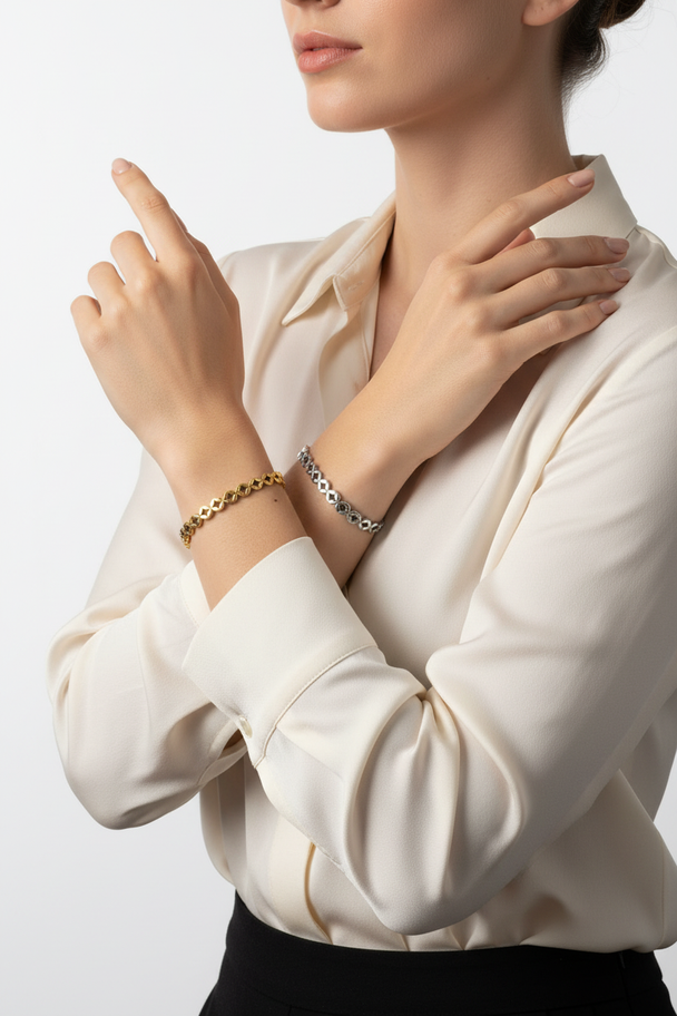Model beide armbanden