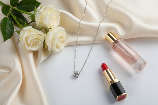 Moissaniet Ketting met Bloemen en Parfum