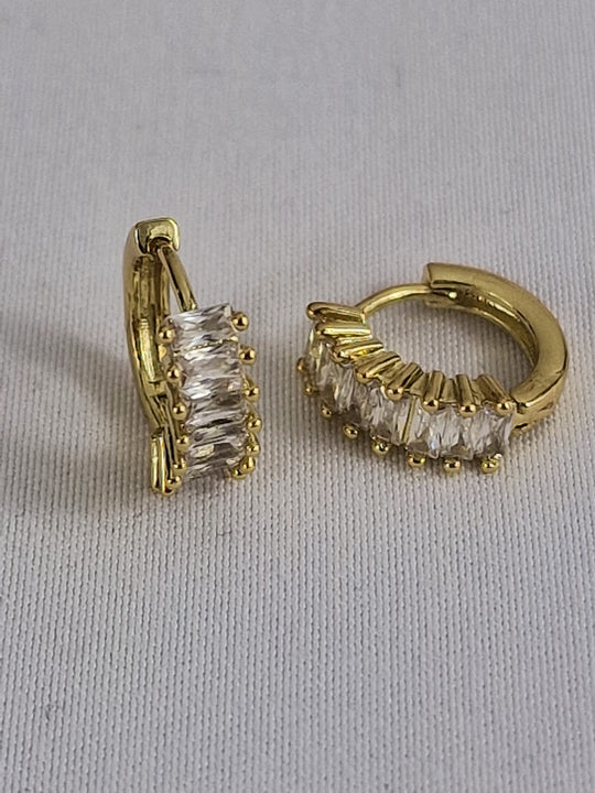 Elegante Creolen mit Zirkonia-Stein – 18 Karat vergoldet – Gold &amp; Silber