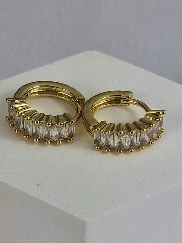 Elegante Creolen mit Zirkonia-Stein – 18 Karat vergoldet – Gold &amp; Silber