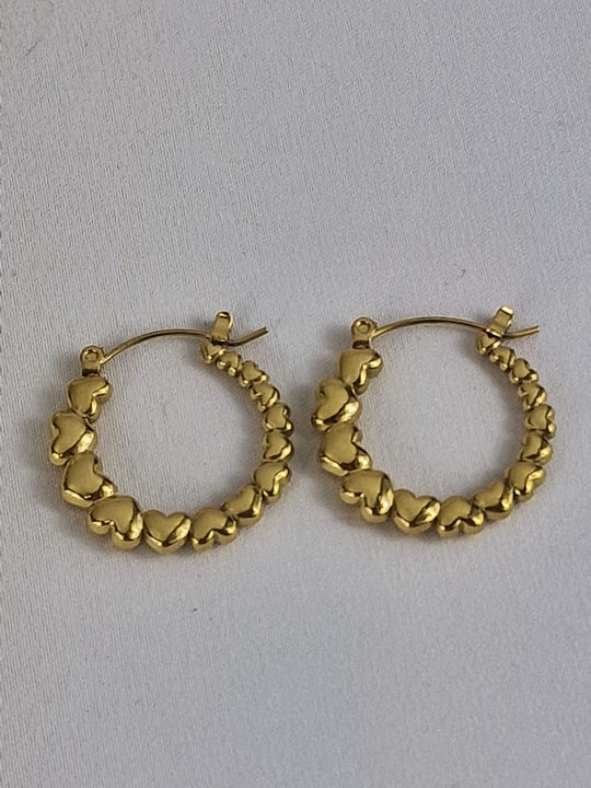 Retro-Herz-Creolen – 18 Karat vergoldet – goldfarben