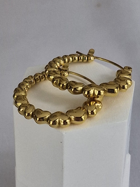 Retro-Herz-Creolen – 18 Karat vergoldet – goldfarben