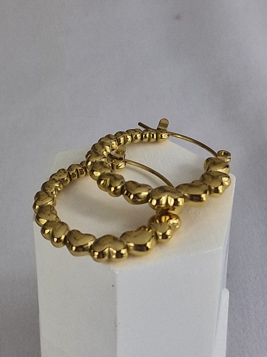 Retro-Herz-Creolen – 18 Karat vergoldet – goldfarben