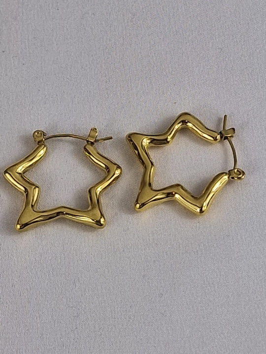 Retro-Stern-Creolen – 18 Karat vergoldet – goldfarben