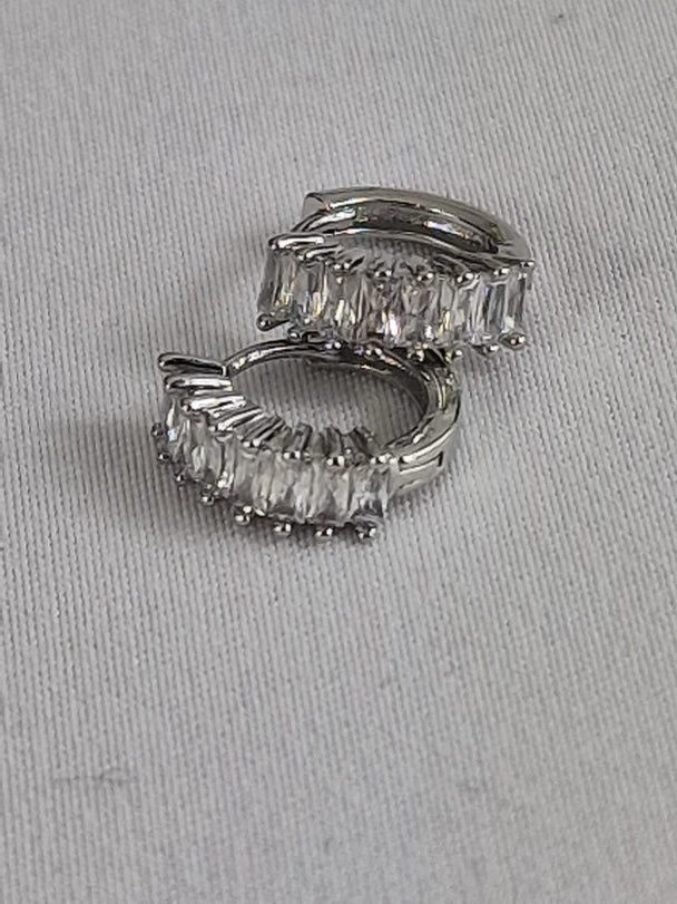 Elegante Creolen mit Zirkonia-Stein – 18 Karat vergoldet – Gold &amp; Silber