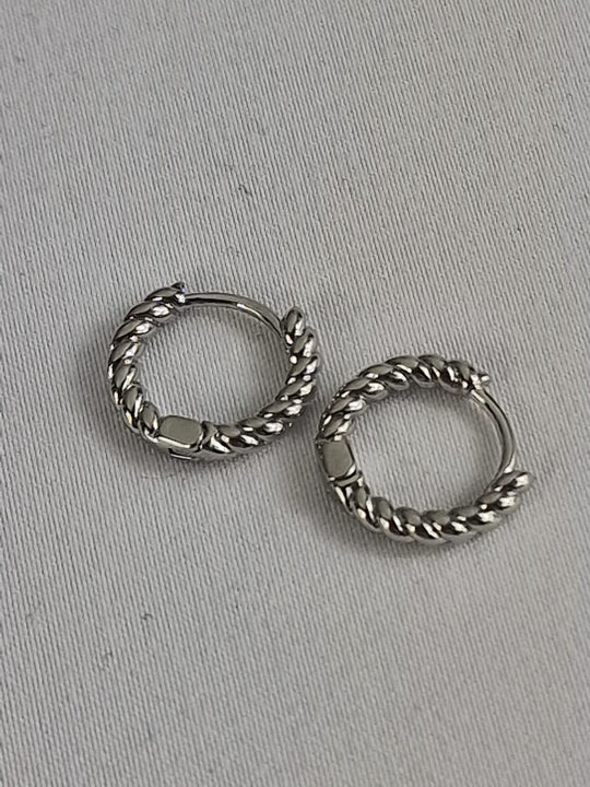 Dezente Creolen – 18 Karat vergoldet – Gold &amp; Silber