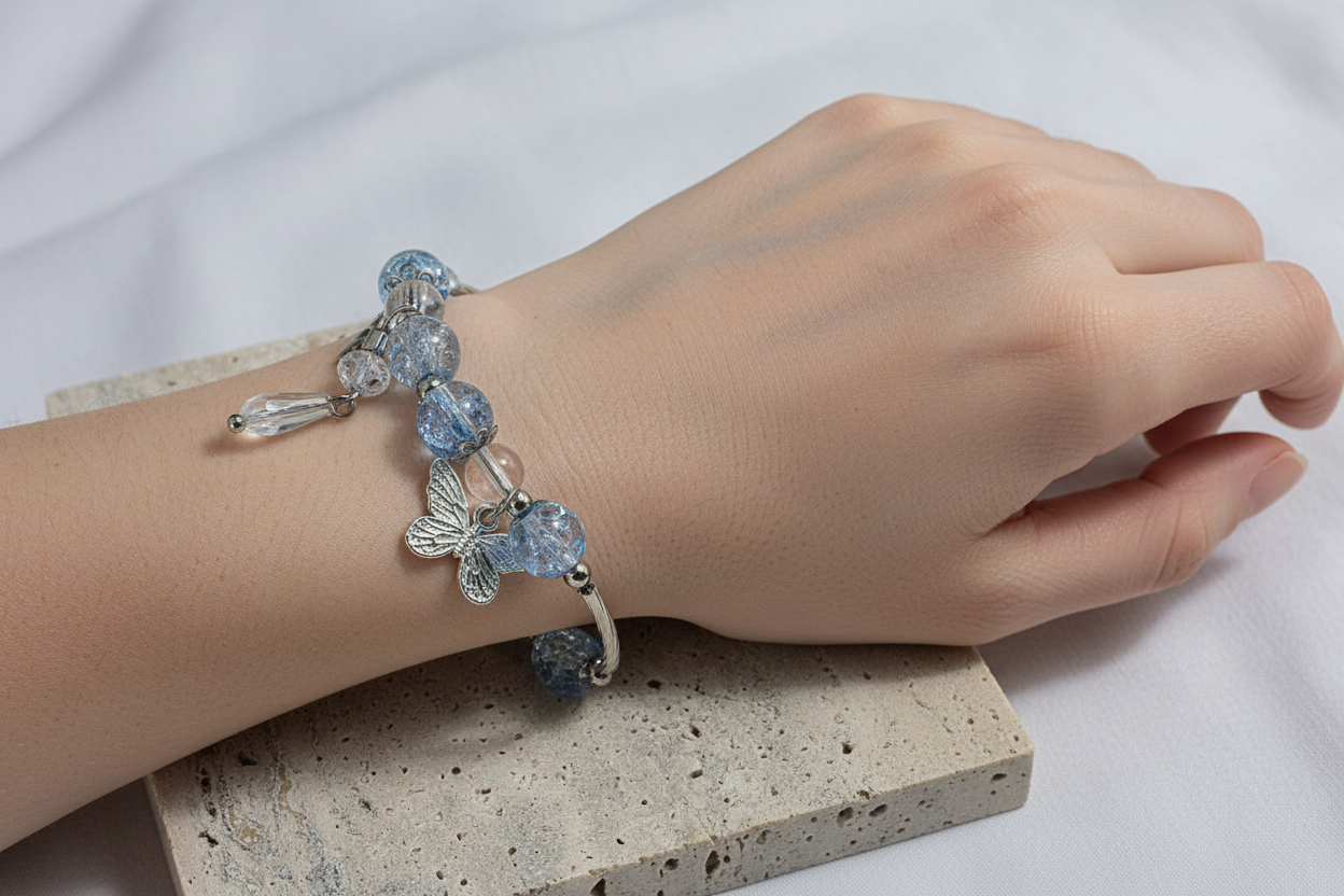 Op handmodel met natuurlijke pose