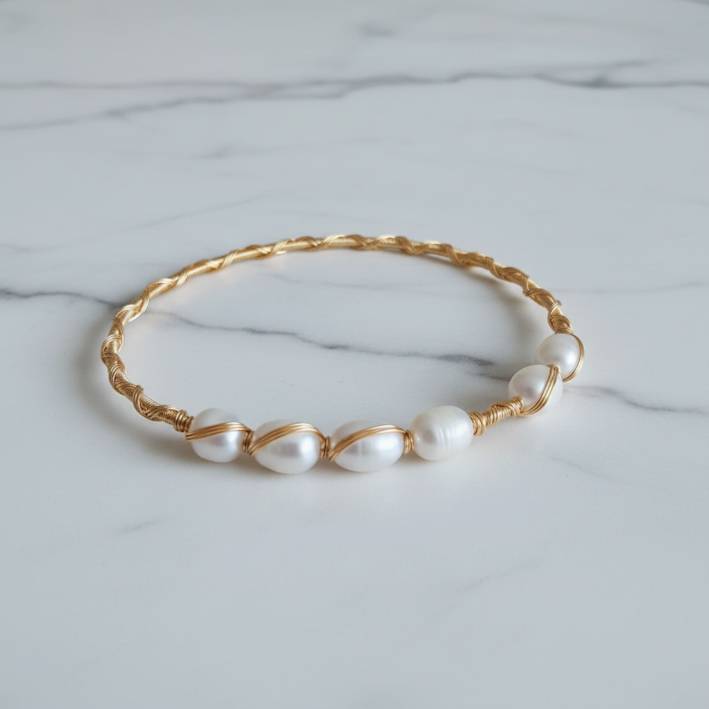 Parel armband op marmer