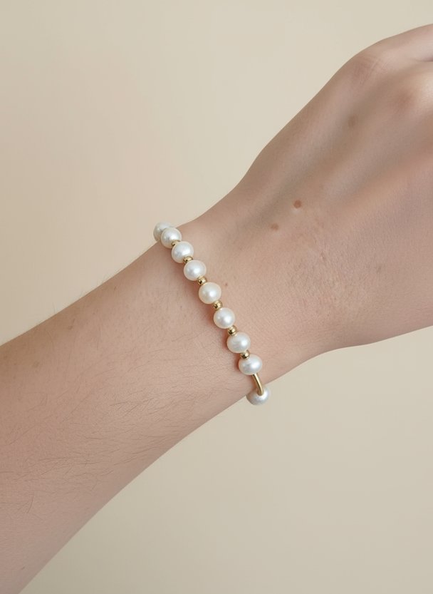 Parelarmband studio foto