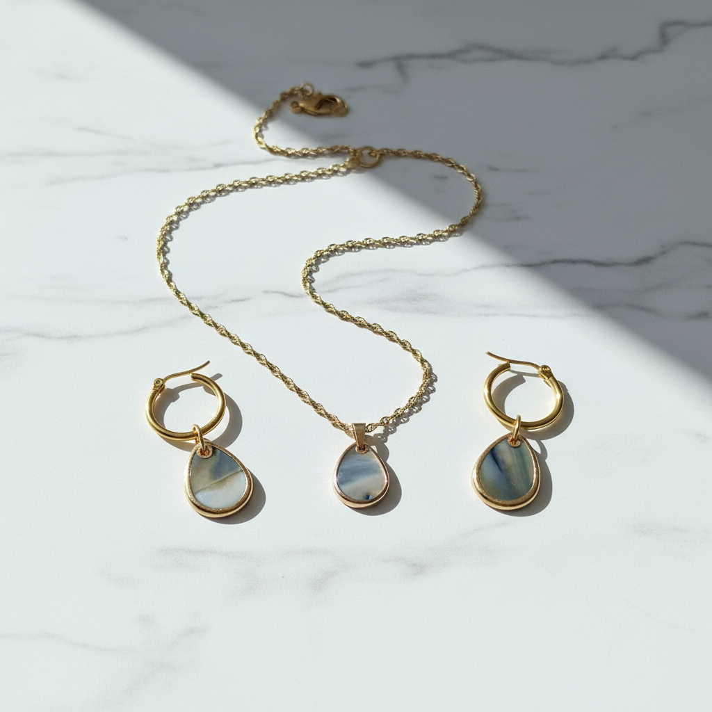 Parelmoer Set op Wit Marmer