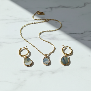 Parelmoer Set op Wit Marmer