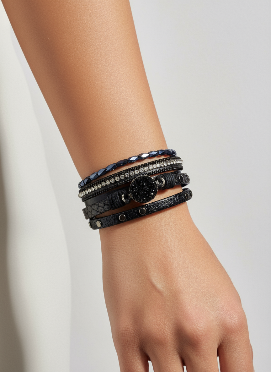 Professionele model foto zwarte armbanden set