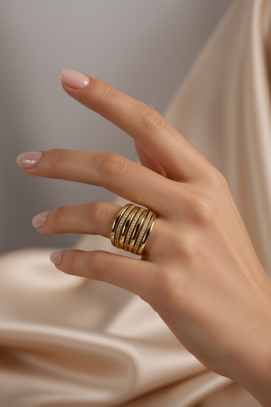 Ring op echt handmodel