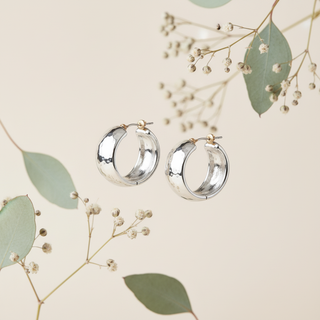 Zilver chunky hoops met botanische elementen